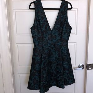 Alice & Olivia Black & Green Jacquard Dress V-neck